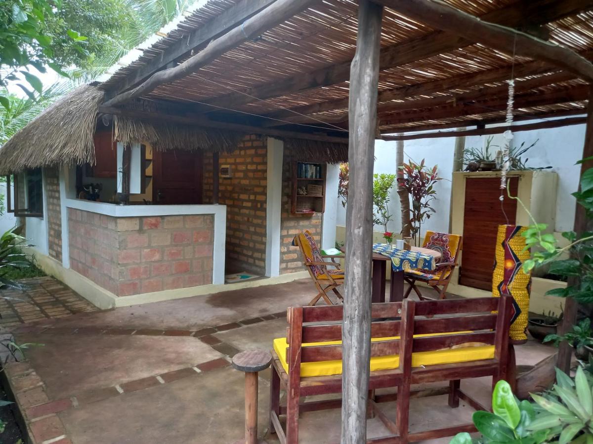 Отель Casa Camaleao Gekko Cottadge Tofo Экстерьер фото